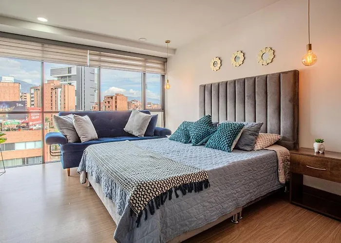 Remotecasa - Vibrant Cityscape Studio In Laureles